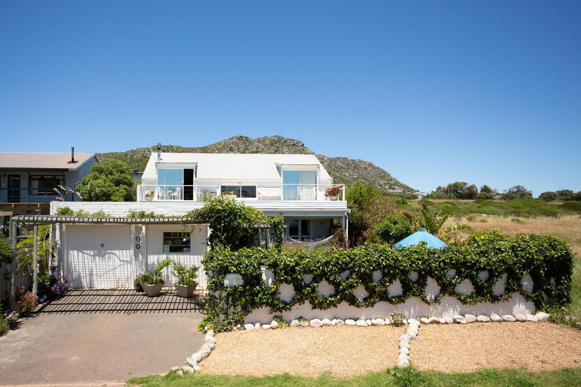 Guinea Fowl House Hotel Kommetjie Exterior photo